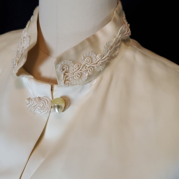 Vtg heavy satin bridal coat, S/M, cream, wedding - Picture 4 of 10